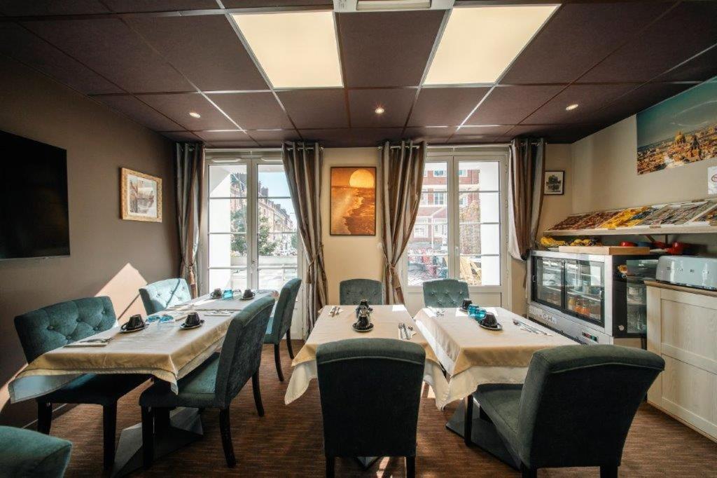 Brit Hotel Privilege Lisieux - La Villa Des Arts المظهر الخارجي الصورة