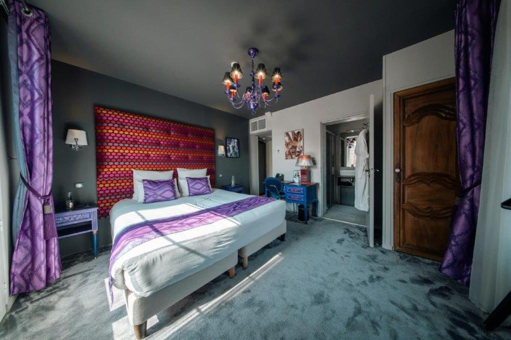 Brit Hotel Privilege Lisieux - La Villa Des Arts المظهر الخارجي الصورة