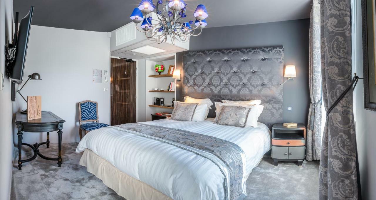 Brit Hotel Privilege Lisieux - La Villa Des Arts المظهر الخارجي الصورة