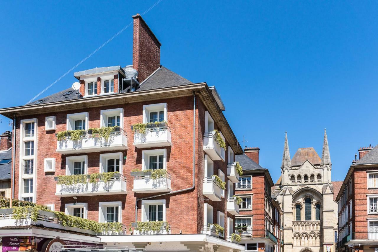 Brit Hotel Privilege Lisieux - La Villa Des Arts المظهر الخارجي الصورة